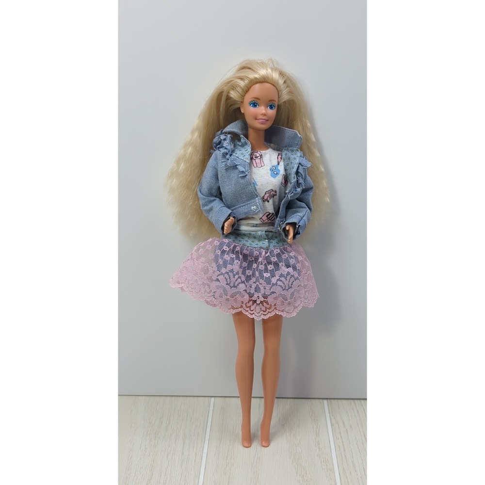 Feeling Fun Denim Lace Barbie Doll Vintage 1988 crimped hair NO RING OR EARRINGS